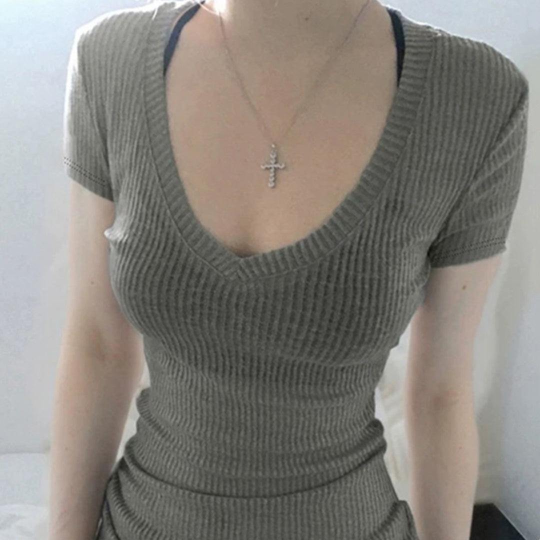 Women's Solid Color And V-neck Short-sleeved Bottoming Top